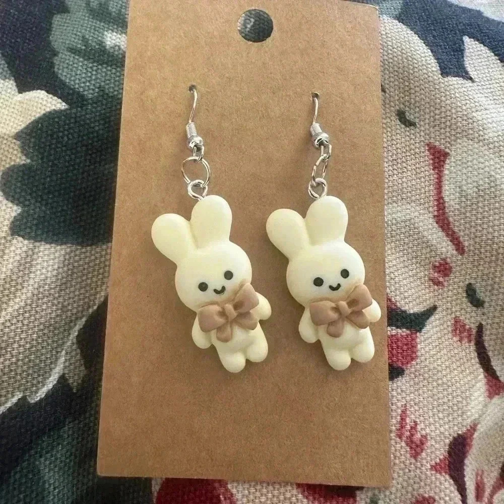 Handmade bunny earrings - Picture 3 of 3